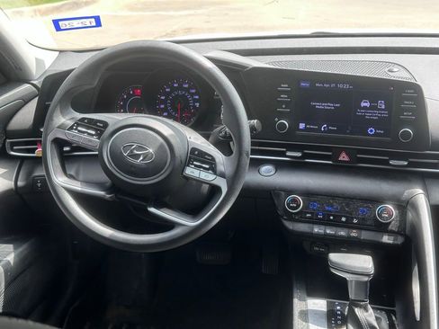 Used 2022 Hyundai Elantra SEL FWD image 17