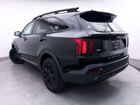 Used 2022 Kia Sorento S w/ Panoramic Sunroof Package image 2