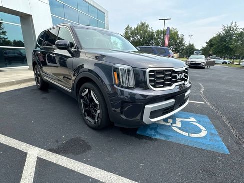 Used 2025 Kia Telluride S AWD/4WD image 3