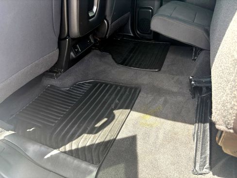 Used 2020 Chevrolet Silverado 1500 Custom w/ Custom Value Package image 98