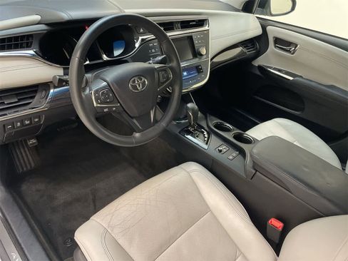 Used 2014 Toyota Avalon Limited image 2