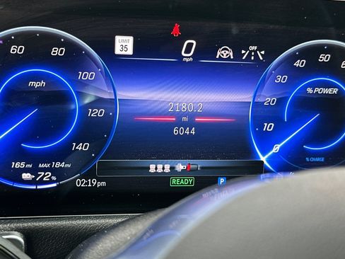Used 2025 Mercedes-Benz EQB 250+ image 25