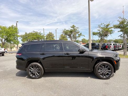 New 2026 Jeep Grand Cherokee L Limited AWD/4WD image 2