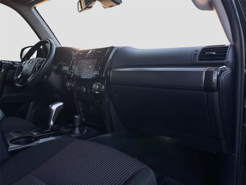 Used 2022 Toyota 4Runner TRD Off-Road image 29