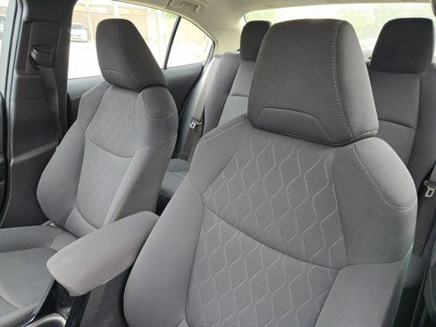 Used 2021 Toyota Corolla LE FWD image 6