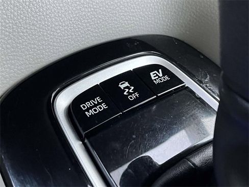 Used 2024 Toyota Corolla LE w/ LE Convenience Package image 29