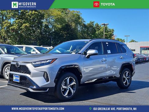 New 2025 Toyota RAV4 SE image 1