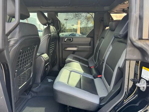 Used 2022 Ford Bronco Black Diamond image 15