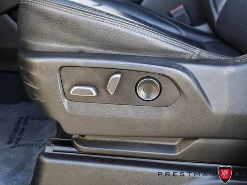 Used 2021 GMC Yukon XL Denali w/ Denali Premium Package image 31