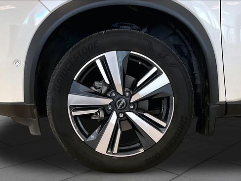 Used 2023 Nissan Rogue SL w/ SL Premium Package FWD image 9