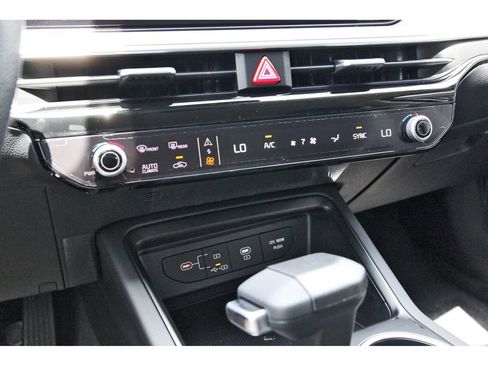 New 2026 Kia K5 LXS FWD image 21