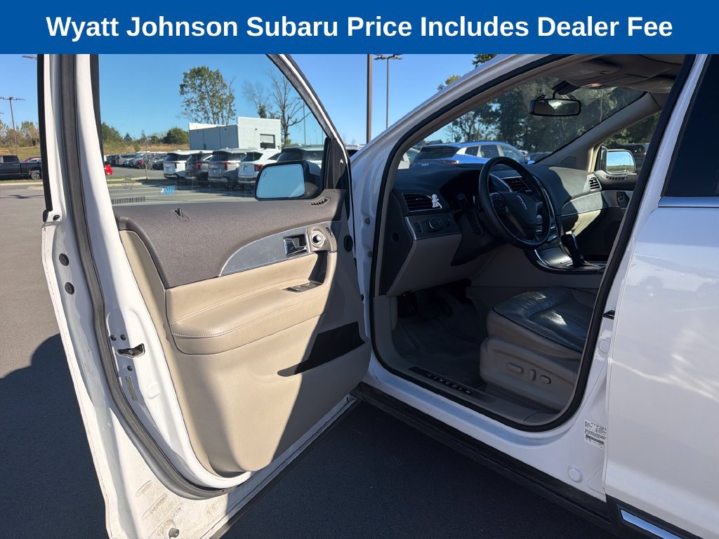 Used 2013 Lincoln MKX FWD image 18