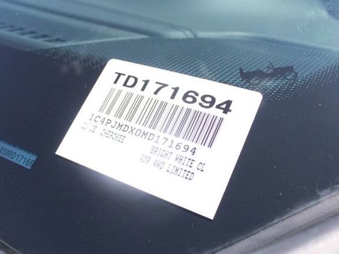 Used 2021 Jeep Cherokee Limited AWD/4WD image 39