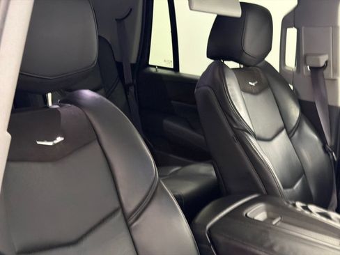 Used 2015 Cadillac Escalade Luxury AWD/4WD image 14