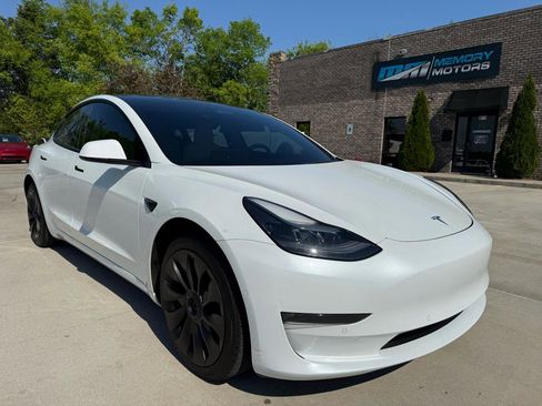 Used 2022 Tesla Model 3 Long Range image 3