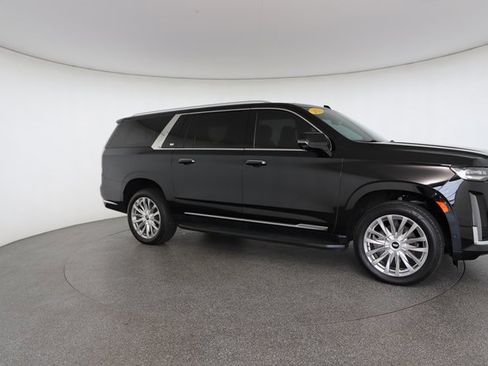 Used 2022 Cadillac Escalade ESV Premium Luxury image 25