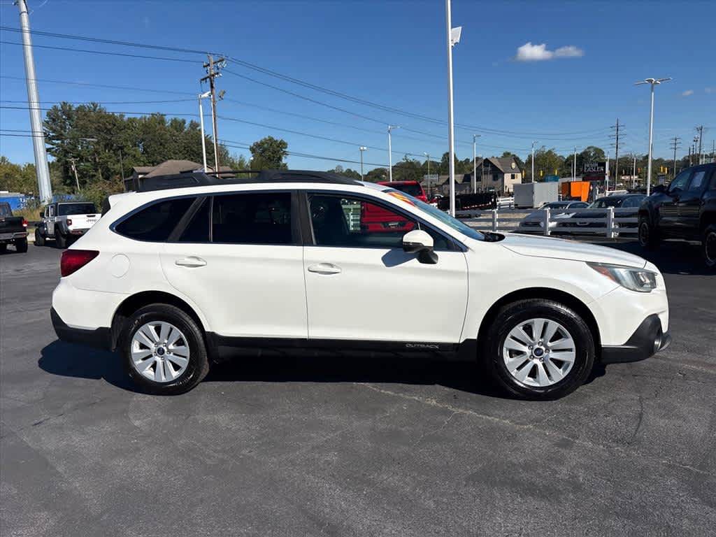 Used 2019 Subaru Outback 2.5i Premium AWD/4WD image 2
