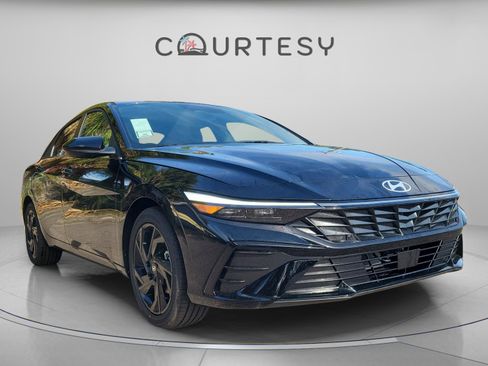 New 2026 Hyundai Elantra SEL Sport image 4