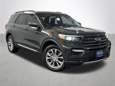 Certified 2022 Ford Explorer XLT w/ Equipment Group 202A AWD/4WD image 8