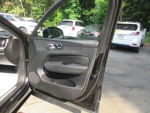 Used 2018 Volvo XC60 T5 Inscription w/ Convenience Package AWD/4WD image 15