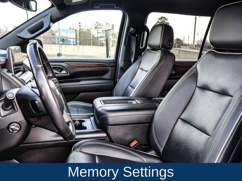 Used 2022 Chevrolet Suburban Premier image 10