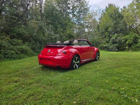Used 2013 Volkswagen Beetle 2.0T FWD image 5