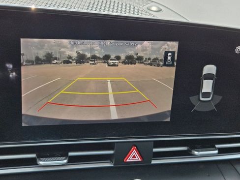Used 2021 Hyundai Elantra Limited FWD image 13