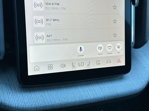 New 2026 Volvo EX30 Plus w/ Climate Package image 18