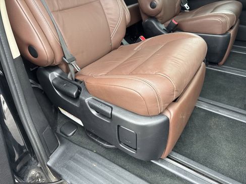 Used 2017 Toyota Sienna Limited image 23