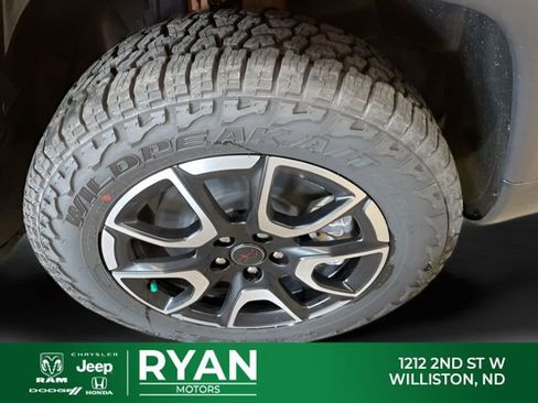 Used 2026 Jeep Compass Trailhawk AWD/4WD image 18