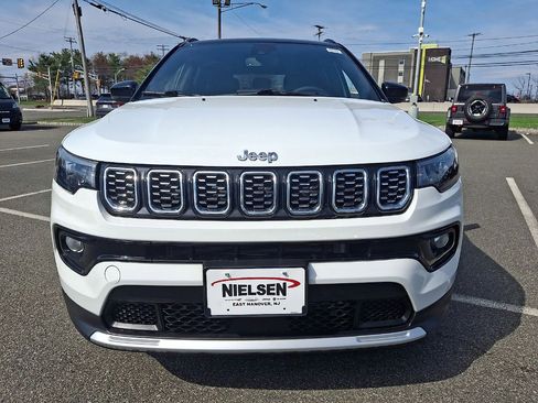 Used 2024 Jeep Compass Limited image 29