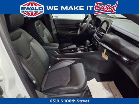 New 2026 Jeep Compass Latitude image 11