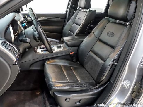 Used 2018 Jeep Grand Cherokee Overland AWD/4WD image 13