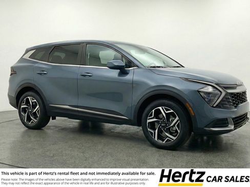 Used 2025 Kia Sportage LX image 1