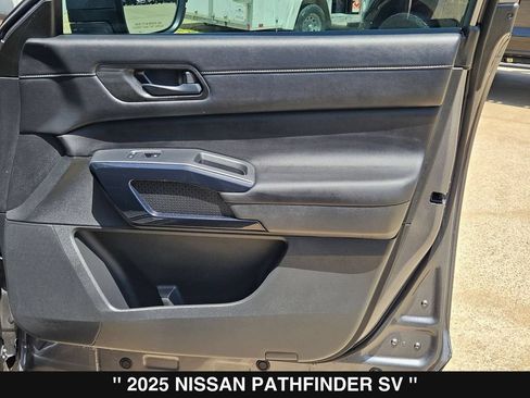 Used 2025 Nissan Pathfinder SV FWD image 31
