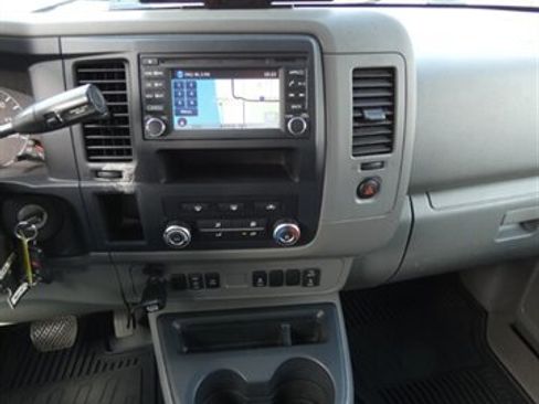 Used 2021 Nissan NV 3500 SV image 32