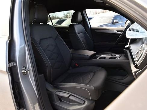 New 2026 Volkswagen Atlas Cross Sport SE image 19