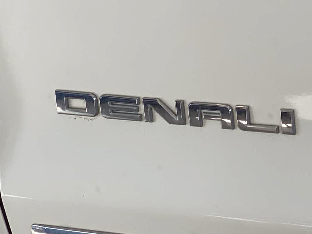 Used 2014 GMC Sierra 1500 Denali w/ Driver Alert Package AWD/4WD image 11