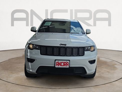 Used 2019 Jeep Grand Cherokee Altitude AWD/4WD image 3