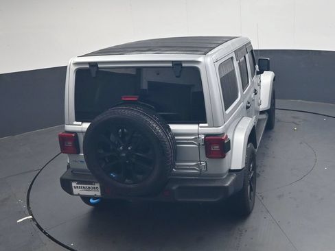 Used 2022 Jeep Wrangler Unlimited Sahara AWD/4WD image 28