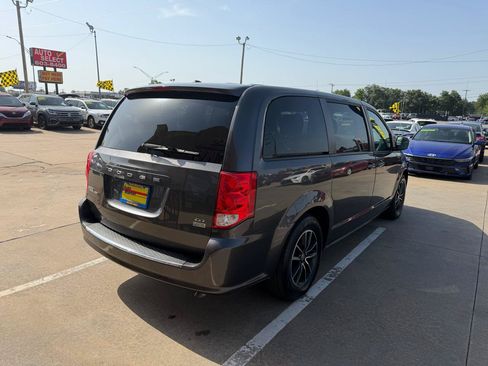 Used 2019 Dodge Grand Caravan GT FWD image 5