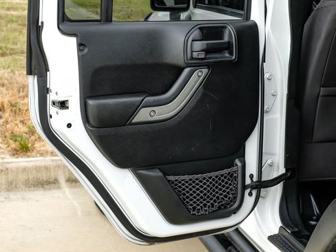 Used 2018 Jeep Wrangler Unlimited Sport S AWD/4WD image 41
