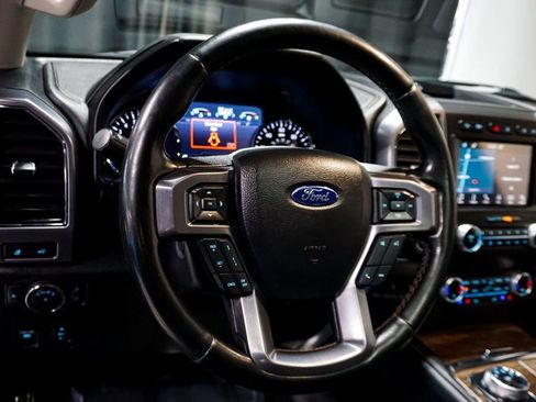Used 2019 Ford Expedition Platinum image 11