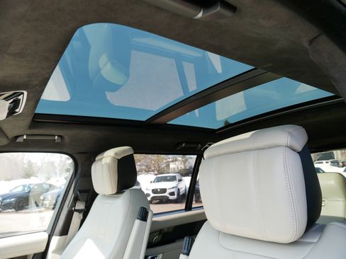 Used 2019 Land Rover Range Rover Long Wheelbase Supercharged image 29