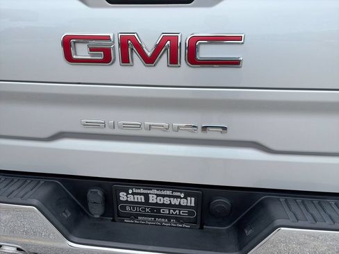 Used 2022 GMC Sierra 1500 SLT w/ X31 Off-Road Package AWD/4WD image 34