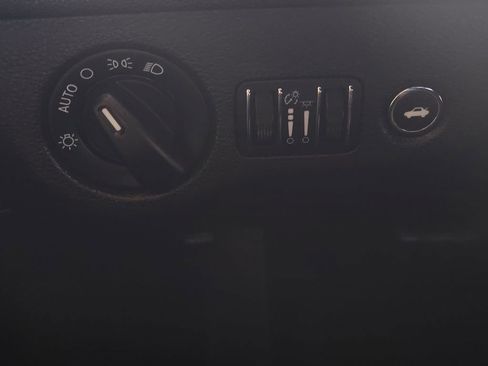 Used 2013 Dodge Charger SE w/ Connectivity Group image 10