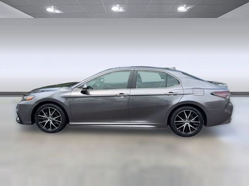 Used 2024 Toyota Camry SE w/ Cold Weather Package AWD/4WD image 2