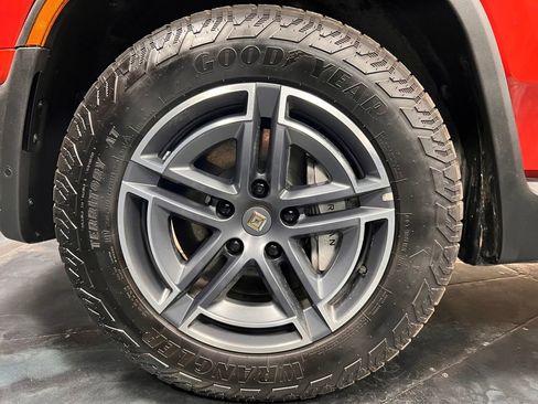 Used 2025 Rivian R1S Adventure image 24