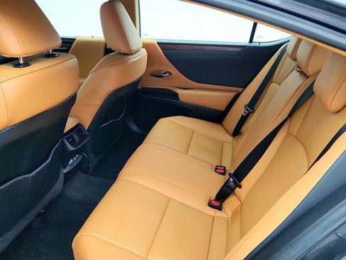 Used 2022 Lexus ES 300h w/ Premium Package image 21