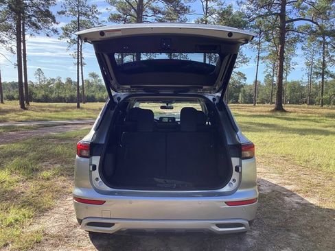 Used 2024 Mitsubishi Outlander SE image 10